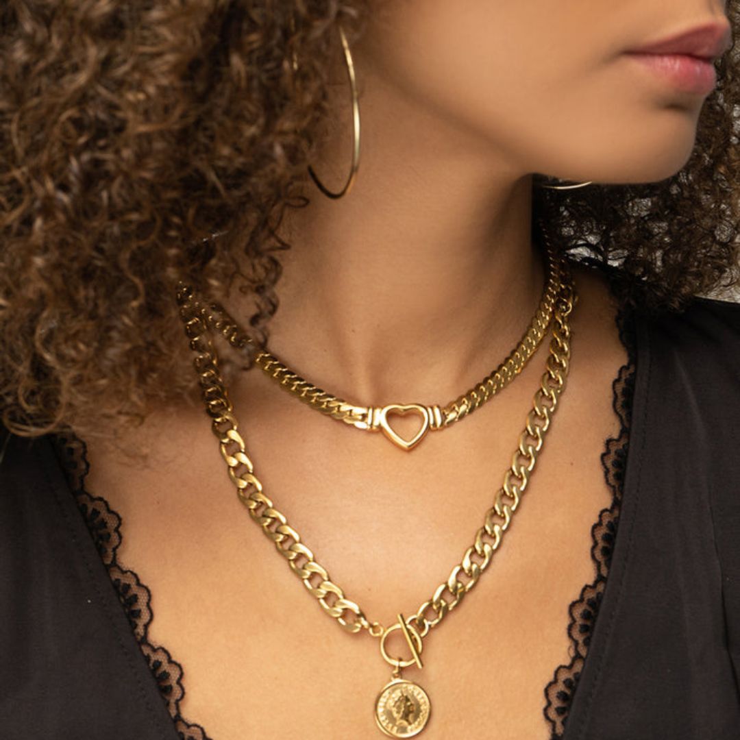 Colar Gargantilha Amor Minimalista Banhado em Ouro 18K