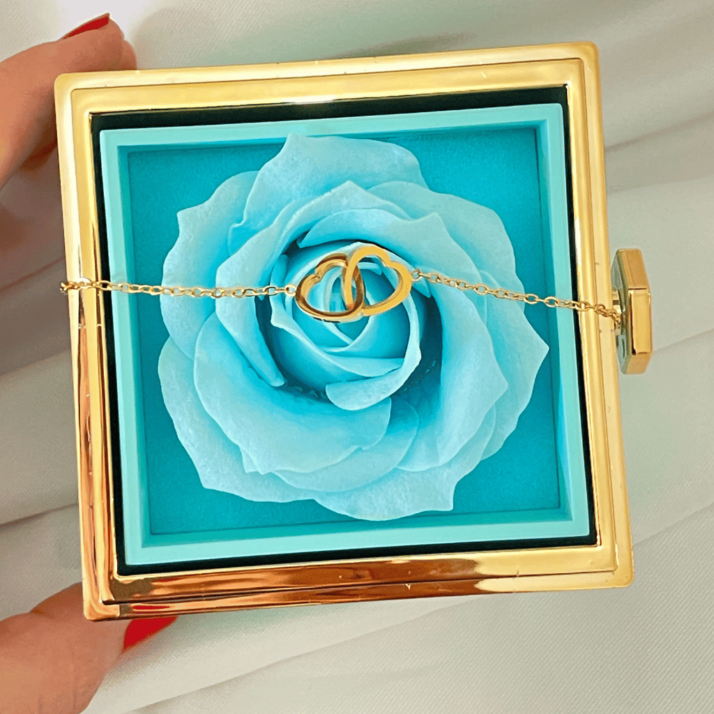 Colar Dois Corações + Caixa Rotativa de Brinde