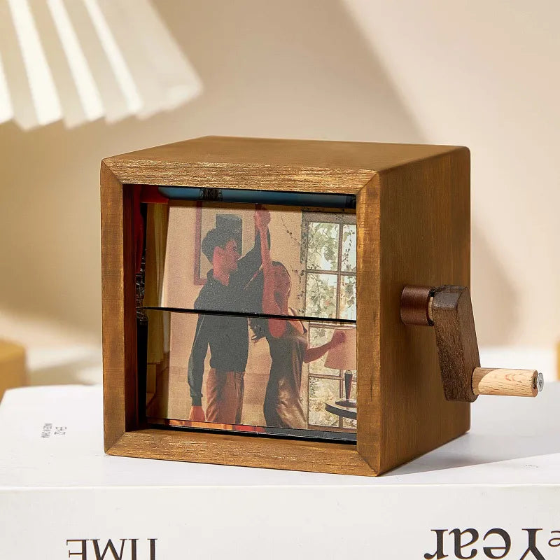 Porta-Retrato Flipbook Personalizado com Luz – Álbum Mecânico de Manivela